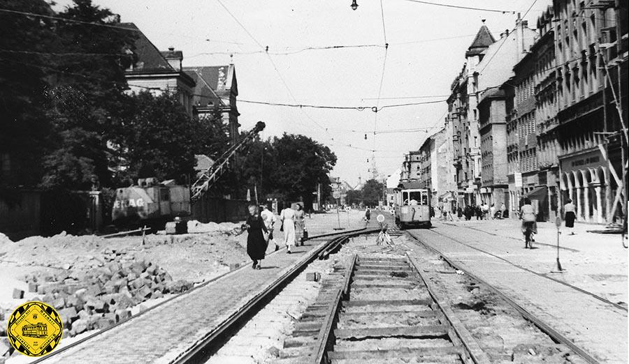 1950 erfolgt auf der Strecke Lindwurmstraße zwischen Sendlinger-Tor-Platz und Goetheplatz die Rückverlegung der Gleiskörper nach dem nicht weitergeführten S-Bahnbau durch die Reichsbahn.